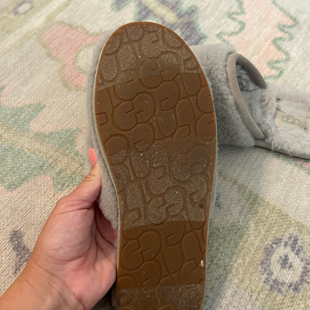 Ugg slippers - Picture 3 of 3